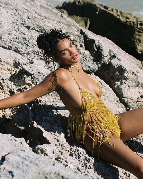 Aslayy Baugh hd star photo