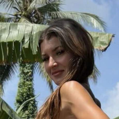 female asian onlyfans nude photo