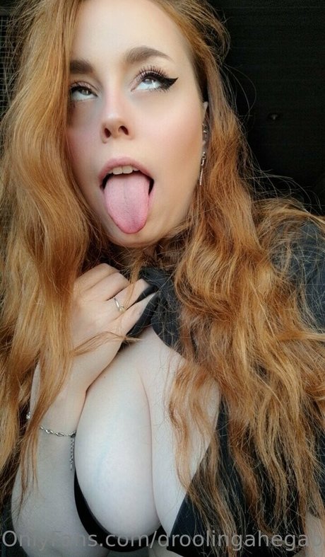 DroolingAhegaoQueen art star galleries