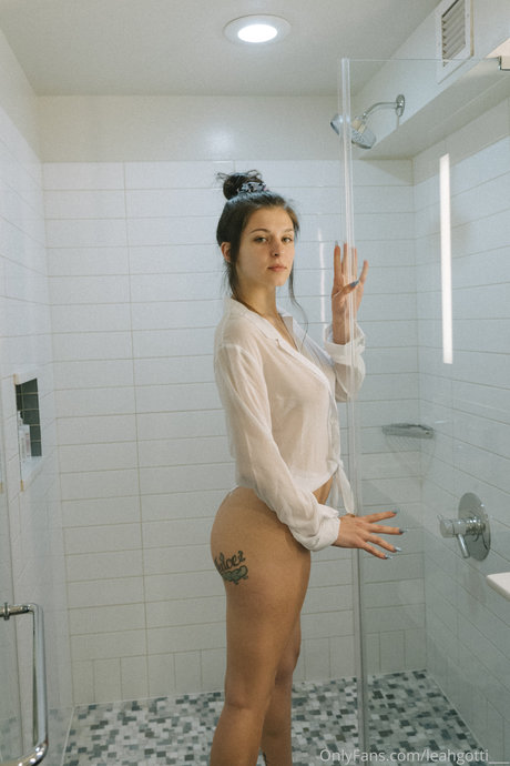 Leah Gotti nudes model images