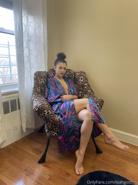 thick asian onlyfans pornos images