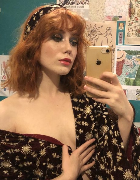 Clamgirl pornstar pretty picture