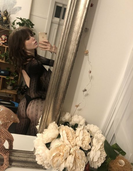 Clamgirl xxx pornstar image