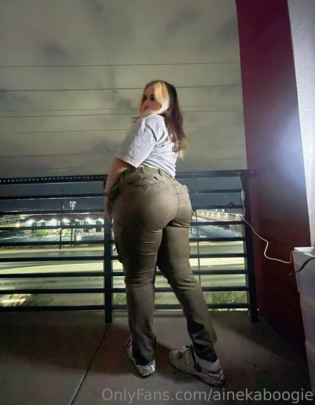 ainekaboogie nude actress pictures