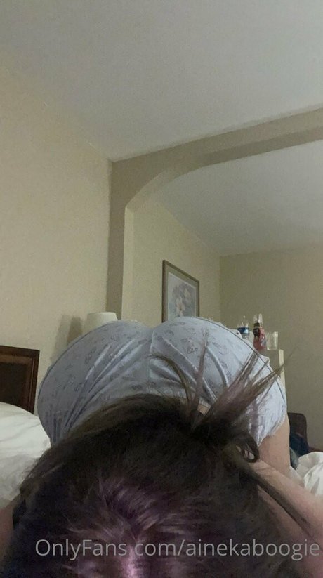 ainekaboogie model pretty image