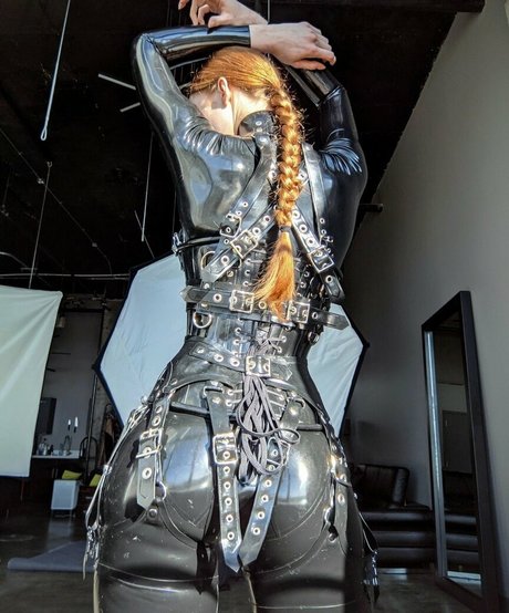 Mdollbot pornstar exclusive pics