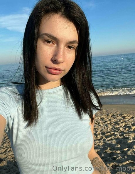 Kim Moor nude model images