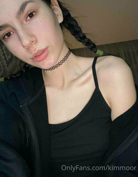 Kim Moor porn model pictures