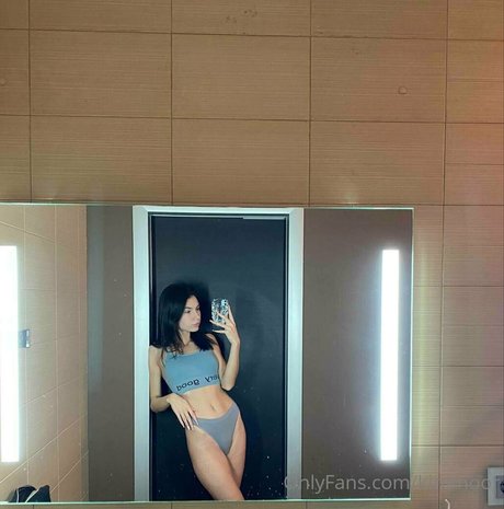 Kim Moor model naked photo