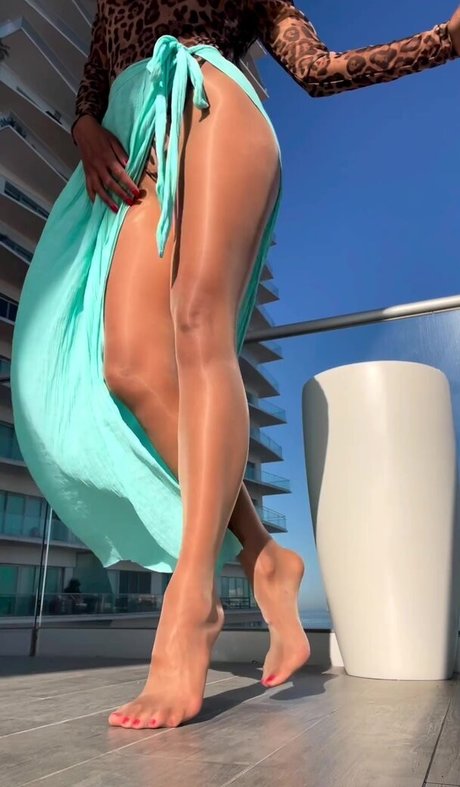 female influencer onlyfans hot sexy photo