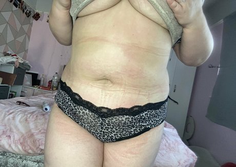 Gigantits star pornographic picture