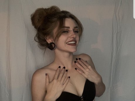 Jenna Jaxxon model art photo