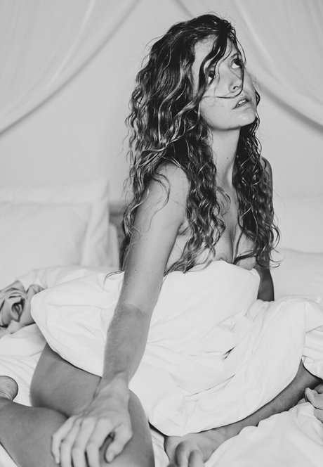 female popular onlyfans pornos picture