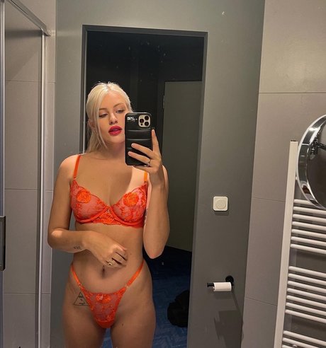 Chloe Verhagen pornstar img