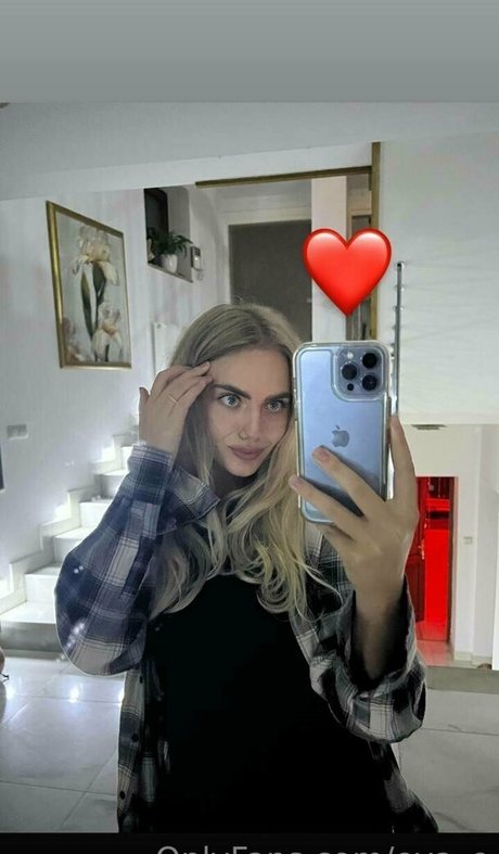 eva e porn model pic