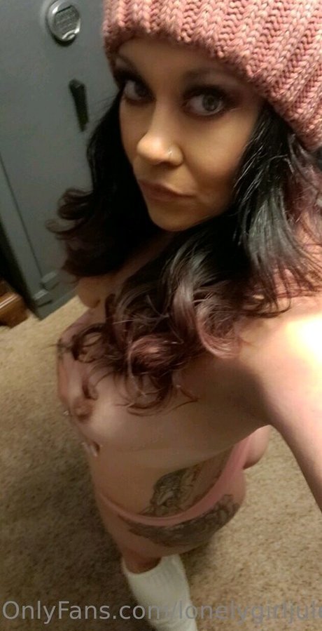 Lonelygirljules nudes actress galleries