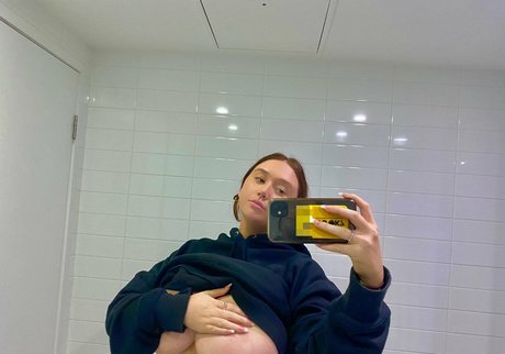 unexpected onlyfans nudes img