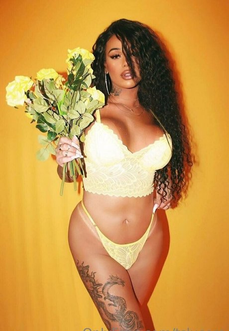 tslucero free model photos