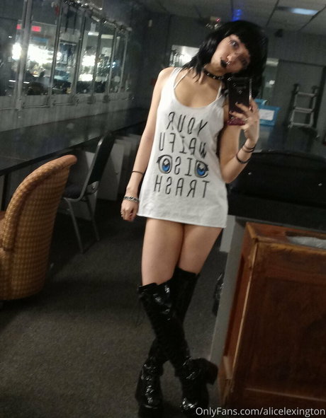 alicelexington nudes model images