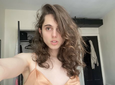 mirror onlyfans erotic pic