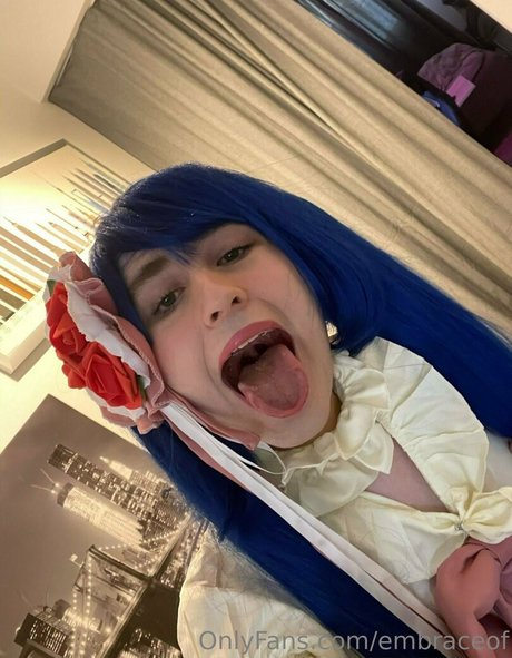 embraceof art actress pics