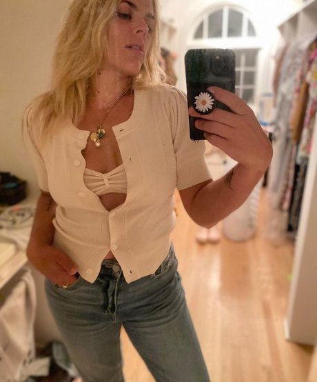 Busy Philipps nudes pornstar img