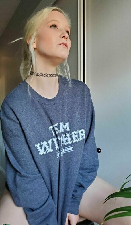 blonde princess onlyfans top img