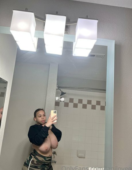 Sadhoetarius nudes model img