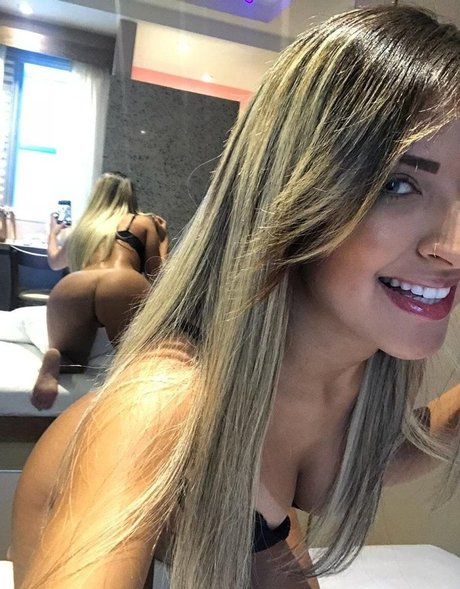 Jacqueline Mercedes model top image