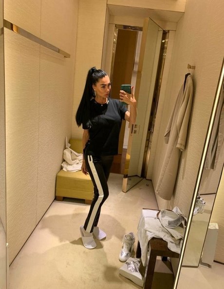 arab blowjob onlyfans art nude photos