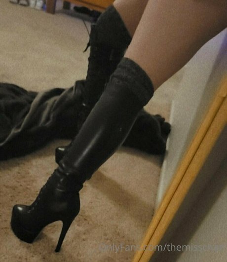 TheMissChan model free pictures