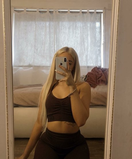 Claire Freeman beautiful model gallery