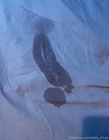 bettieblushe model naked image