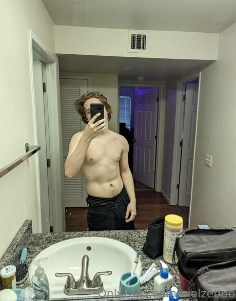 bielzebub model naked photo