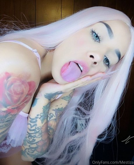 Meztiza pretty star photos