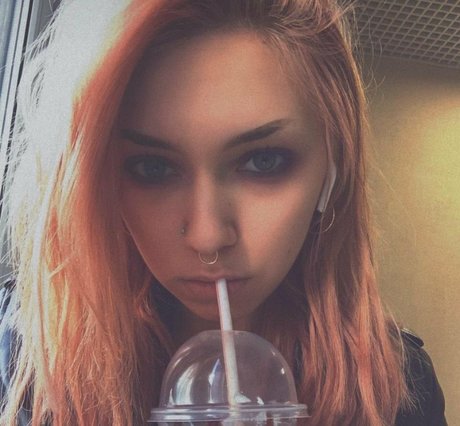 Roxy Loov xxx pornstar archive