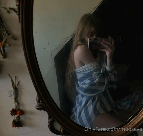 tiny asian onlyfans hot nude img