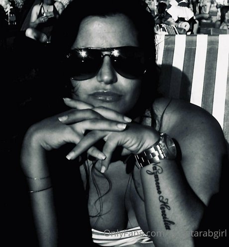 sweetarabgirl hot model picture