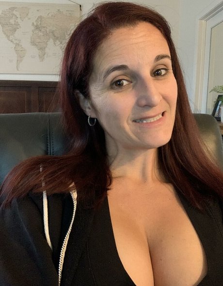 Mrs Badass star free picture