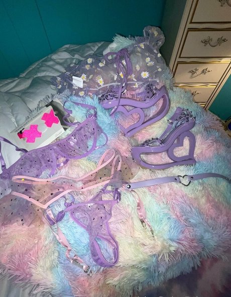 leahsprettyfeet model archive