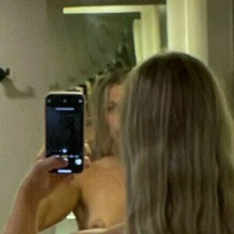 belittleee pornstar beautiful img