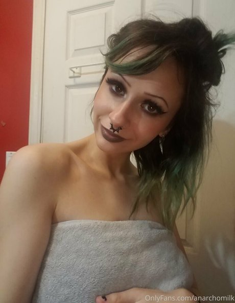 anarchomilk pornographic model archive