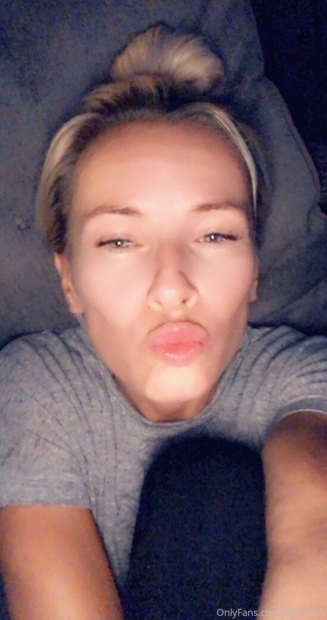 loveislove01 exclusive actress photos