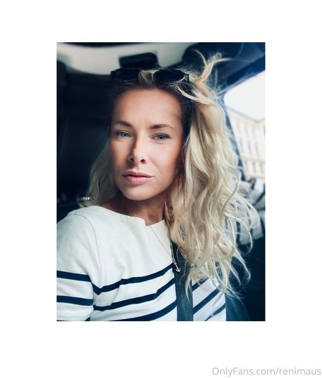 loveislove01 nude actress photo