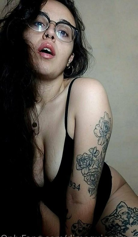 dimequiensinoona model top photos