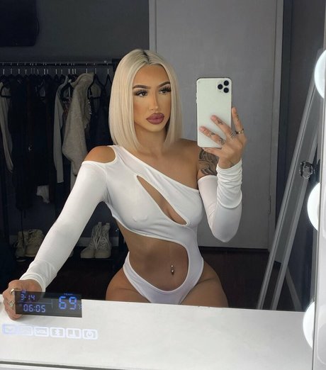 famous nude onlyfans free xxx archive