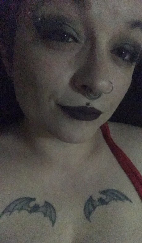 female influencer onlyfans nude pictures