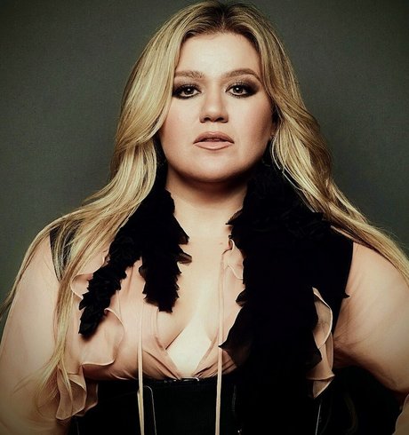 Kelly Clarkson pornstar nudes photos