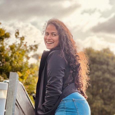 Sandani Fernando star art photo