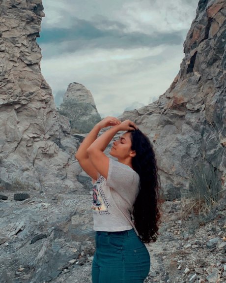 Sandani Fernando pornstar beautiful pic